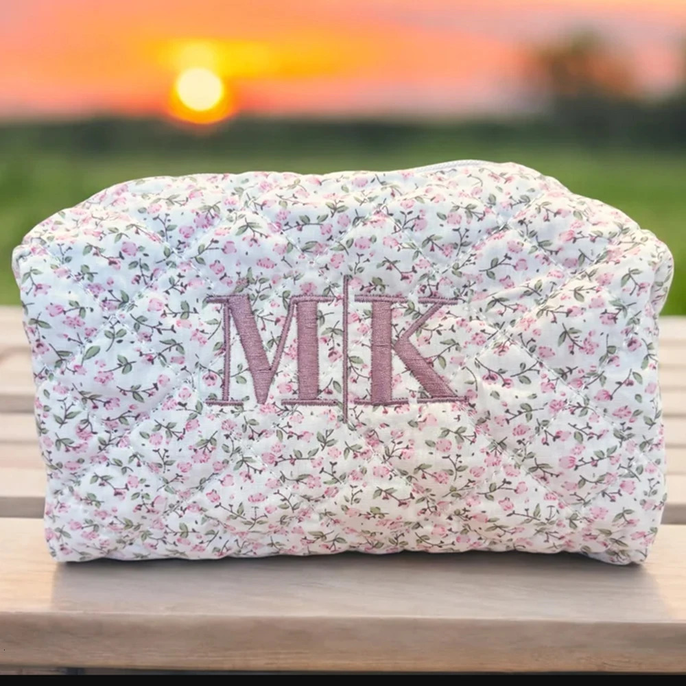 Flower makeup bag personalized name cotton fabric storage womens travel toilet bag customized embroidered womens birthday gift 241212
