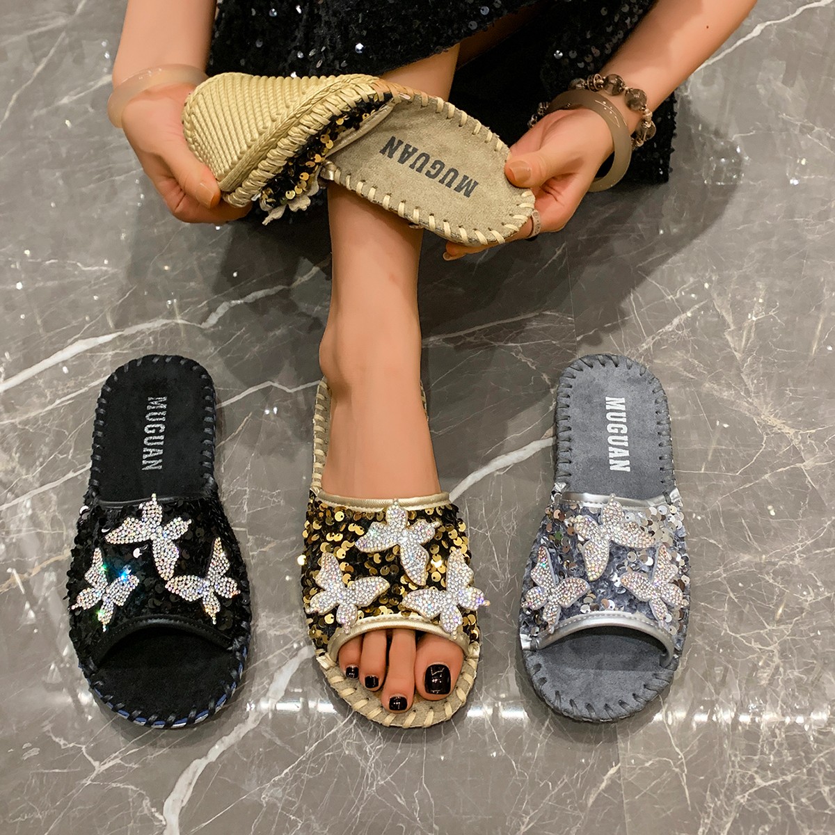 Luxury open toed women's slippers summer shoes sweet and lightweight casual flat shoes crystal butterfly decoration designer outdoor sandals beac