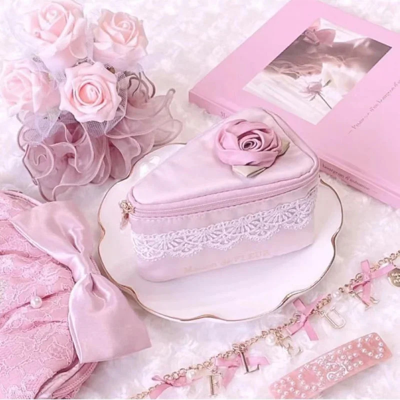 Japanese style rose satin triangular cake makeup bag for girls sweet embroidery bag pink lace box 241212