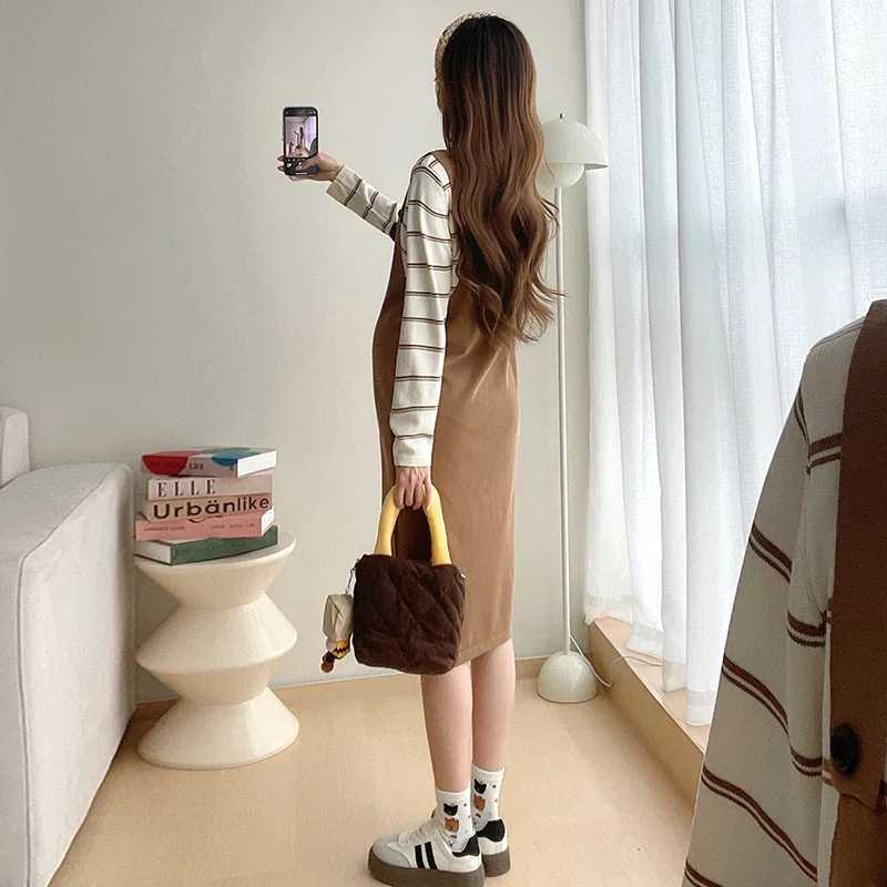 Korean Sle Materni Autumn Clothes Long Sleeve Striped Patchwork Pregnant Woman Knit Dress Fashion Pregnancy Faux Two PiecesXJ241213