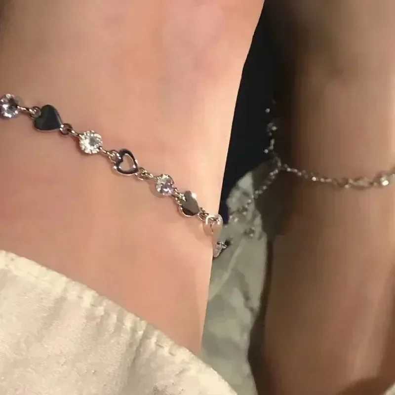 Y2K Zircon Ins Bracelets for Women Korean Fashion Sweet Girls Sparkling Hollow Heart Delicate Chain Bracelet Party Jewelry GiftsXJ241214