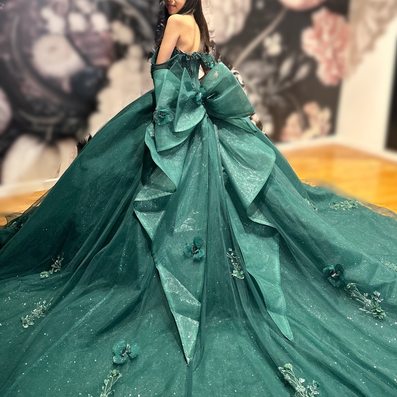 Emerald Green Shiny Ball Gown Quinceanera Dresses Off The Shoulder Applique Flower Tull Crytals Beading Sweet 16 Brithday Party Vestidos De 15 Anos