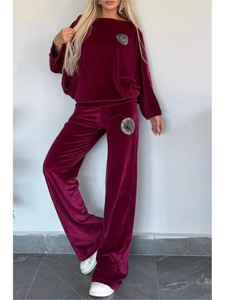 Autumn Winter Golden Velvet Solid Round Neck Bat Sleeve Casual Twopiece Suits Womens Fashion Off Shoulder 2 Piece Set 241214