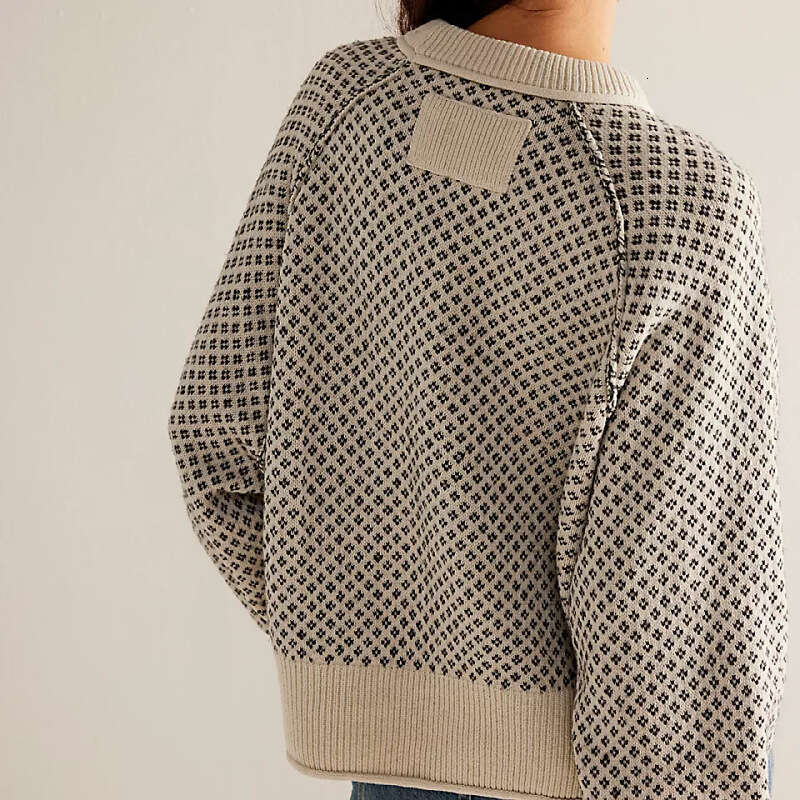 Autumn and winter new women's pullover jacquard long sleeved round neck sweater jacket for women