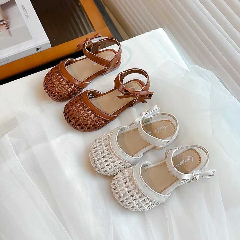 Sandals Novel Roman Sandals for Little Girls Side Butterfly-knot Princess Weave Sandals Soft Breathable Hollow Shoes Child Girl H06035 H241213