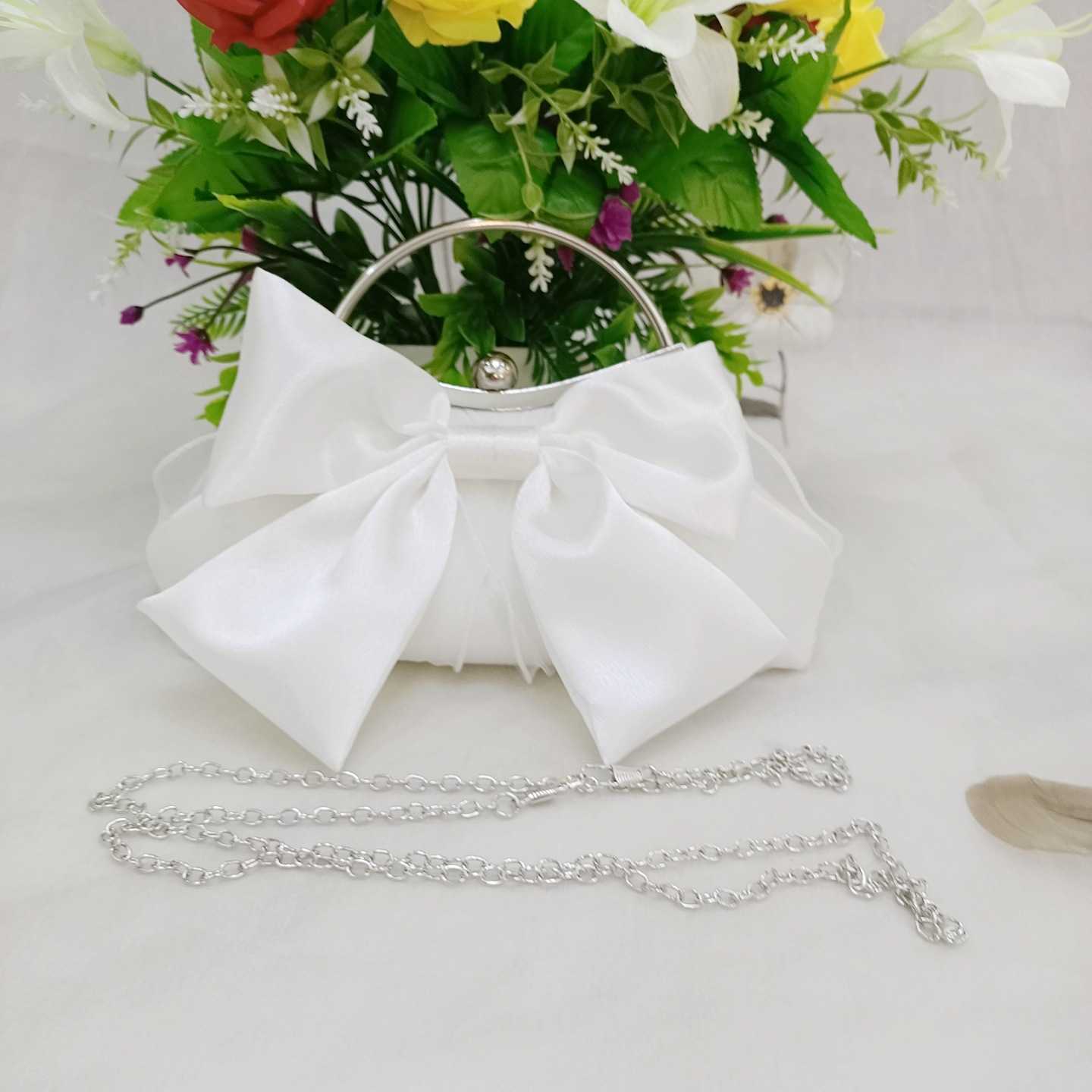 Clutch Bag Bowknot Lolita Bag Pearl Chain Hanfu Bag Cheongsam Handbag Crossbody Fairy Soft Girl Small Bag 240920