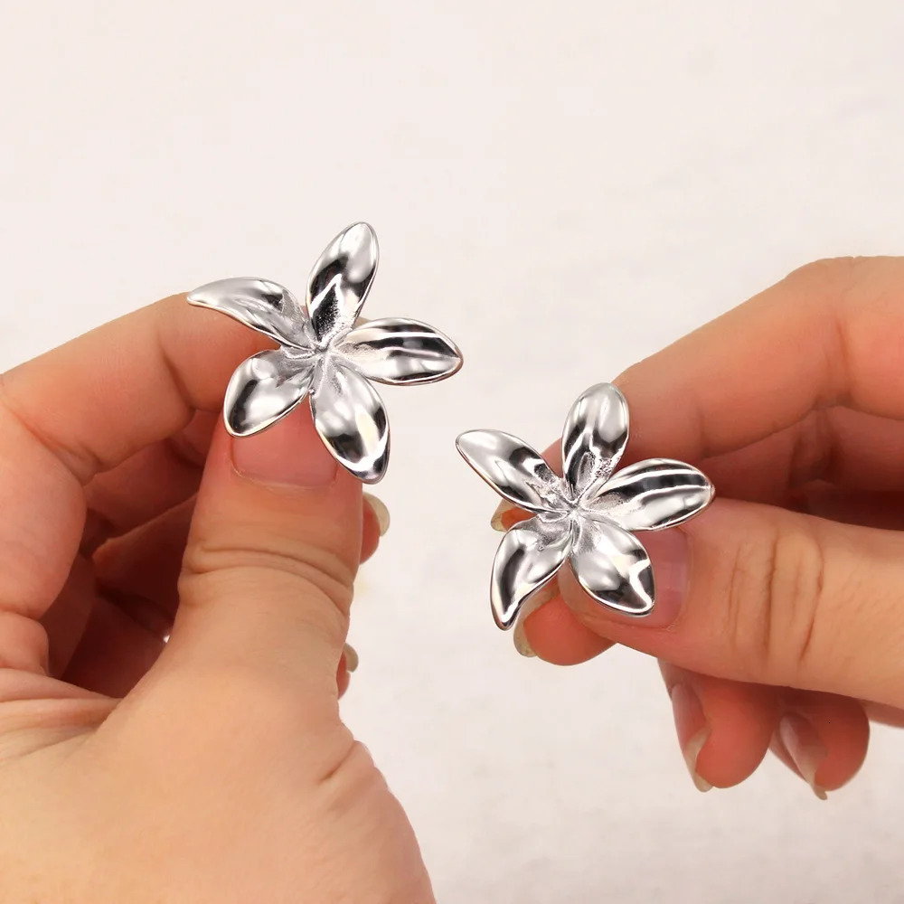 Retro Simple Stainless Steel Flower Earrings Jewelry Spring And Autumn Must-Have Personality Versatile Earrings 241214