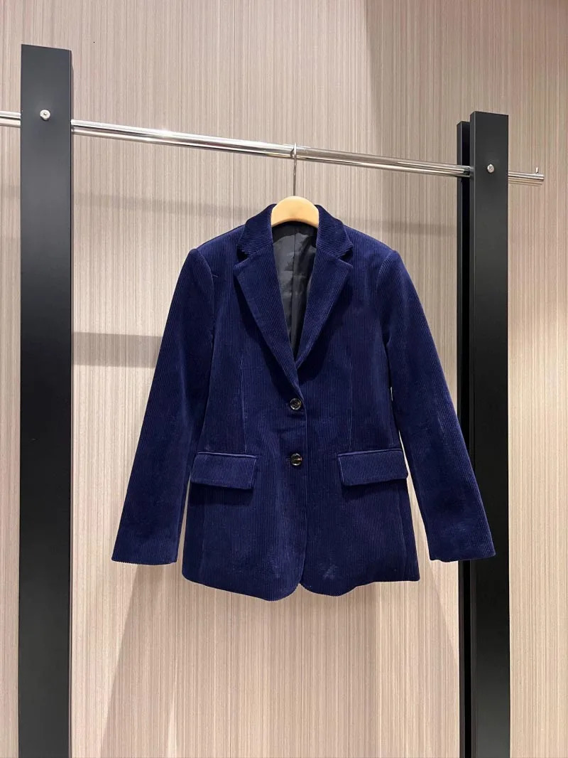 AutumnWinter Womens Suit Fashion and Exquisite College Wind Light Core Velvet Elegant Single breasted Coat 241209