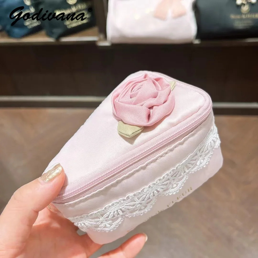 Japanese style rose satin triangular cake makeup bag for girls sweet embroidery bag pink lace box 241212