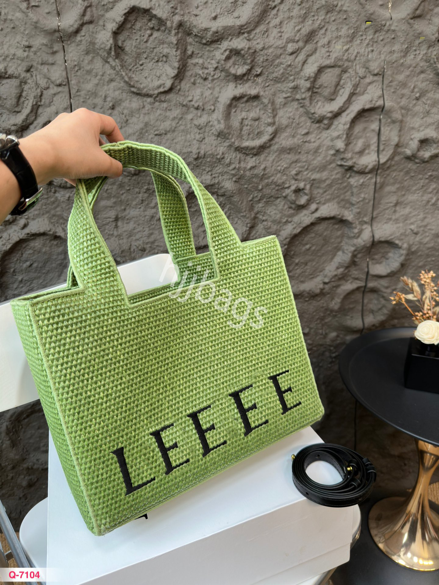Beach bag Designer straw bag Braided Bag Seaside Holiday Tote Large Capacity French Vegetable Basket Summer Leisure Portable honeycomb elephant weave bag with box