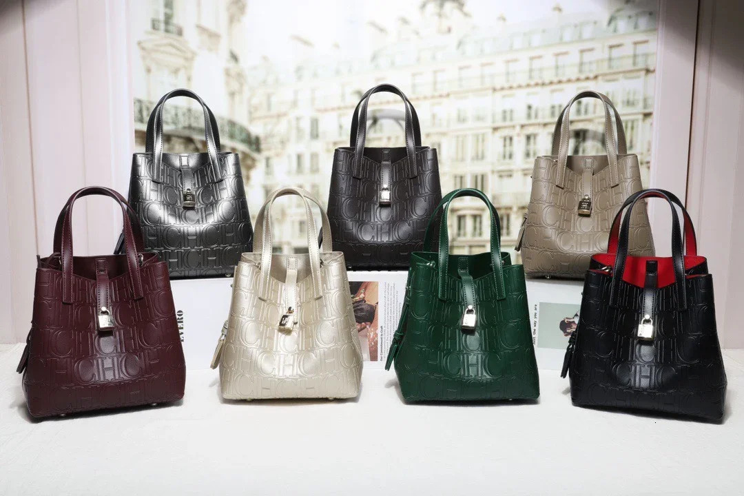 A Summer Hot Selg Pvc Material Transparent Women's Handbag, Shoulder Crossbody Bucket Bag, Medium Size For Daily Use