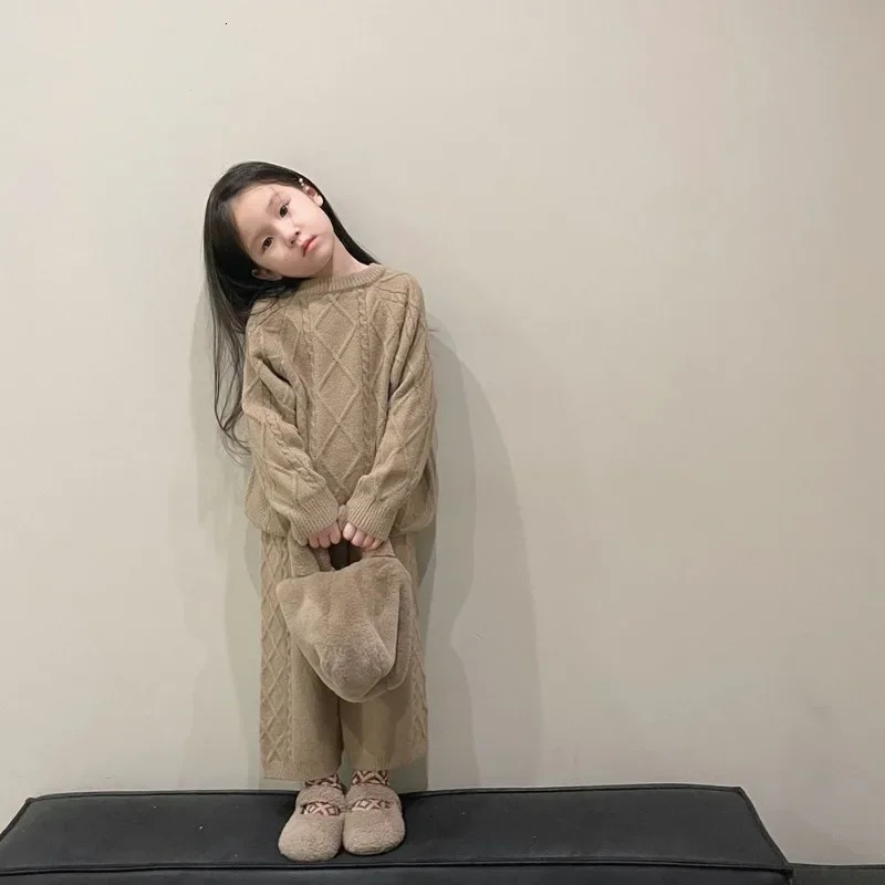 Girls Twisted Flower Clothing Set Knitting Wool Suit Vintage Autumn Winter Baby Boy Two Piece Suit Sweater Pants 241213