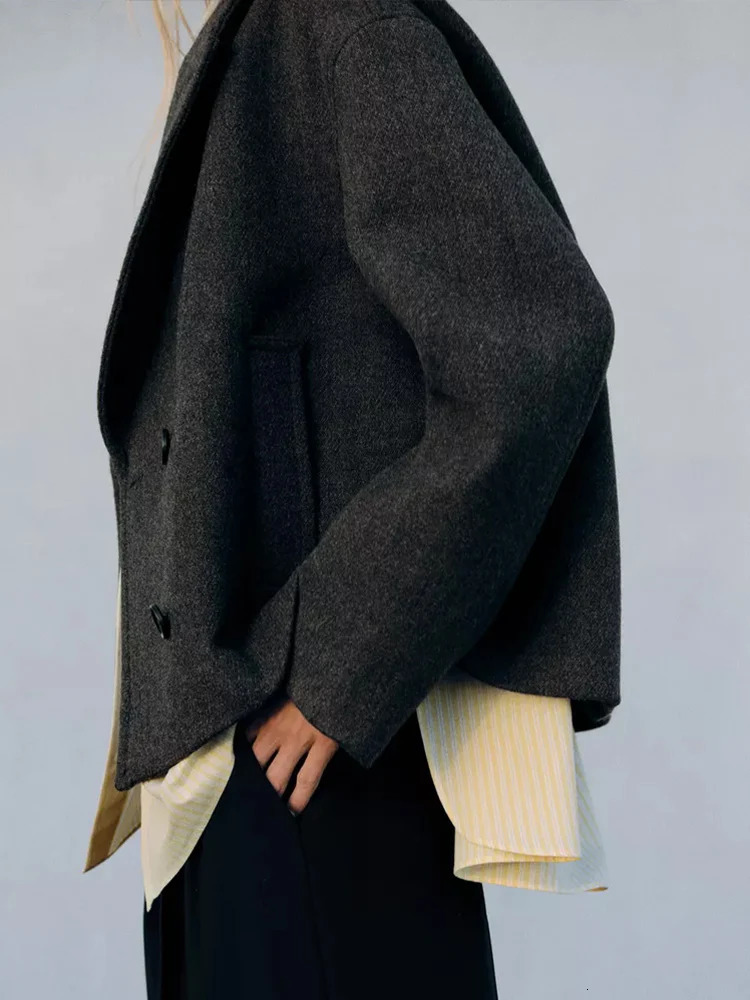Autumn and Winter Fashion Womens Allmatch Doublebreasted Wool Lapel Longsleeved Short Coat Jacket 241209