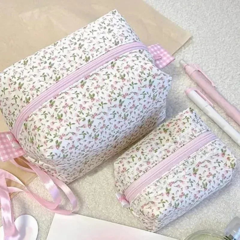 Home>Products>Flower Fluffy Wrinkle Makeup Bag>Flower Fluffy Wrinkle Makeup Bag 241212