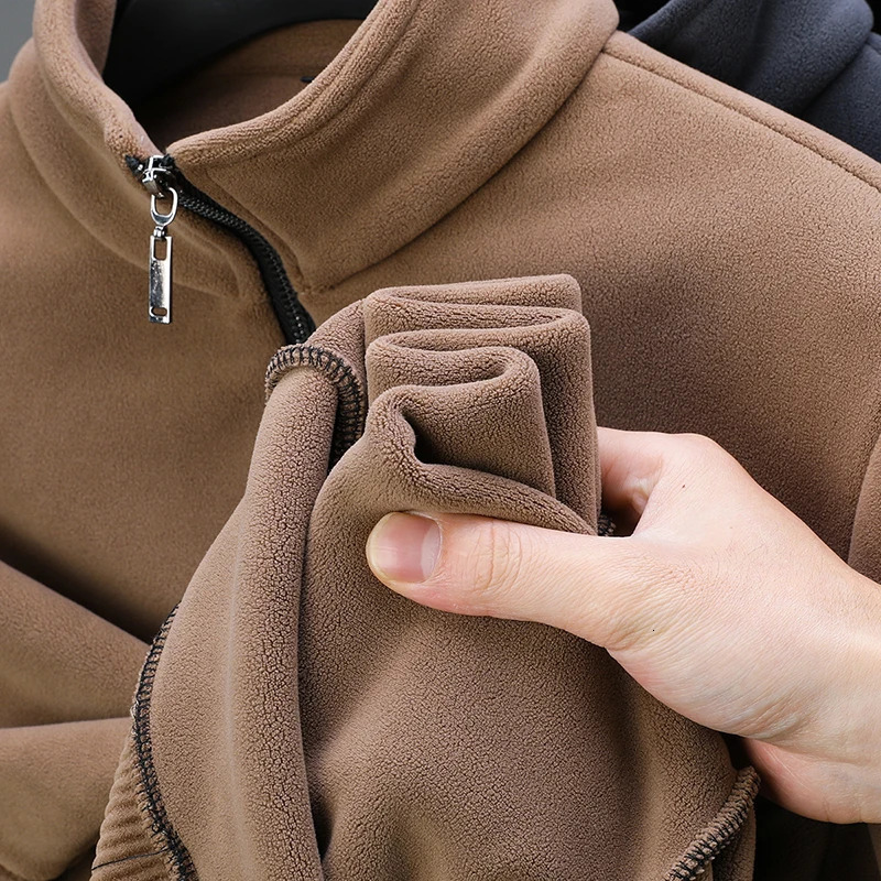 High end half zipper stand up collar sweatshirt men trend letter embroidery Korean sweater winter velvet warm pullover 241209