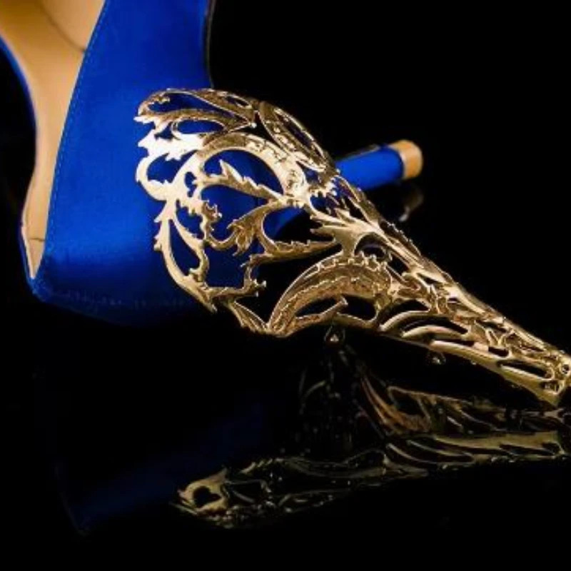 1Pair Chinese Style High Heel Cover Elegant Wedding Women Pumps Cover Carved Metal Pointed Toe Ladies Shoes Decoration 241213