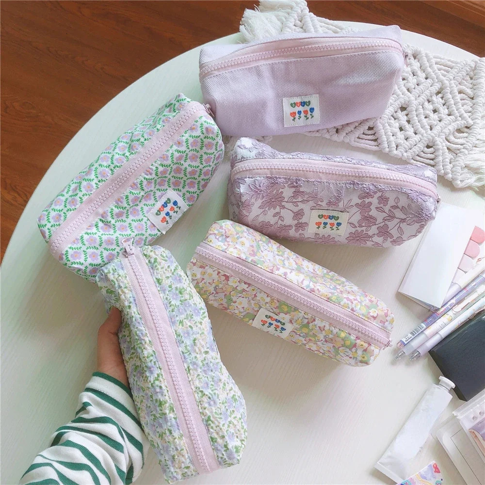Purple Sweet Flower Makeup Bag Student Pencil Box Fashionable Female Cute Canvas Makeup Bag Beauty Makeup Bag 241212