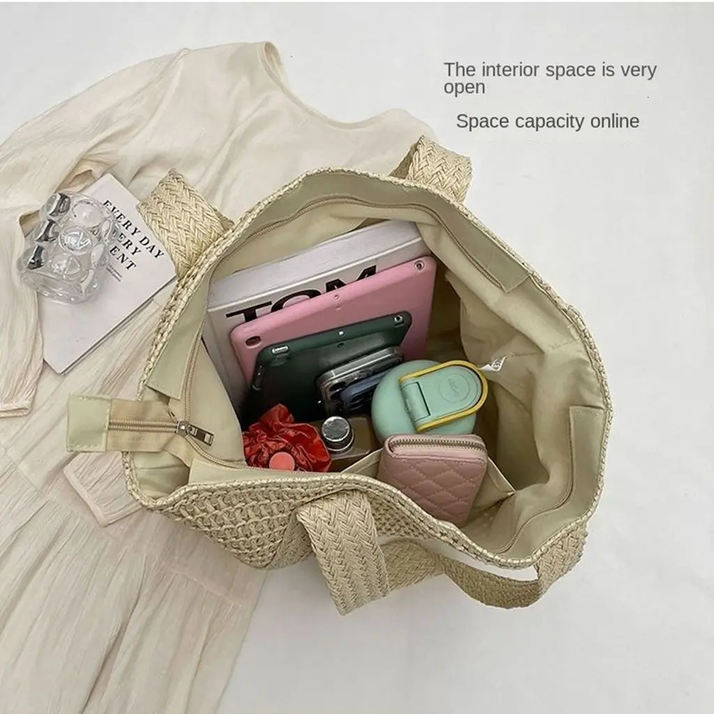 Straw Woven Shoulder Bags for Women Summer Beach Handbag with Tassel Female Fashion in Khaki Beige 241203
