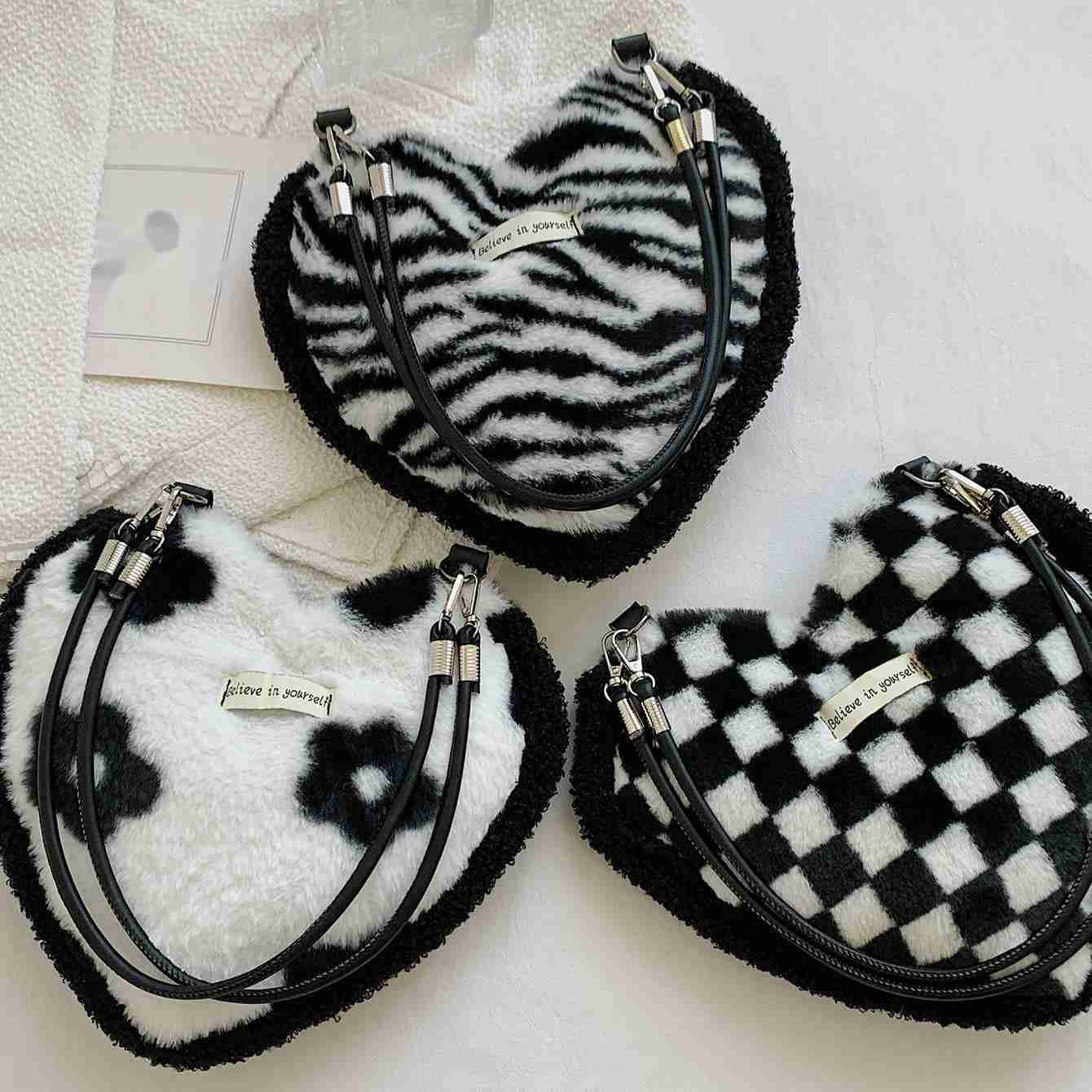 Summer and Winter Love Plush Womens Bag Korean Plush Weaving Color Pure Chessboard Underarm Crossbody Bag for Women