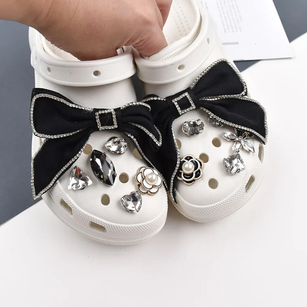 Shoe Charm DIY Camellia Pearl Diamond Bow Decorative Buckle for Hole Shoes Charm Set Accessories Childrens and Girls Gifts 241213