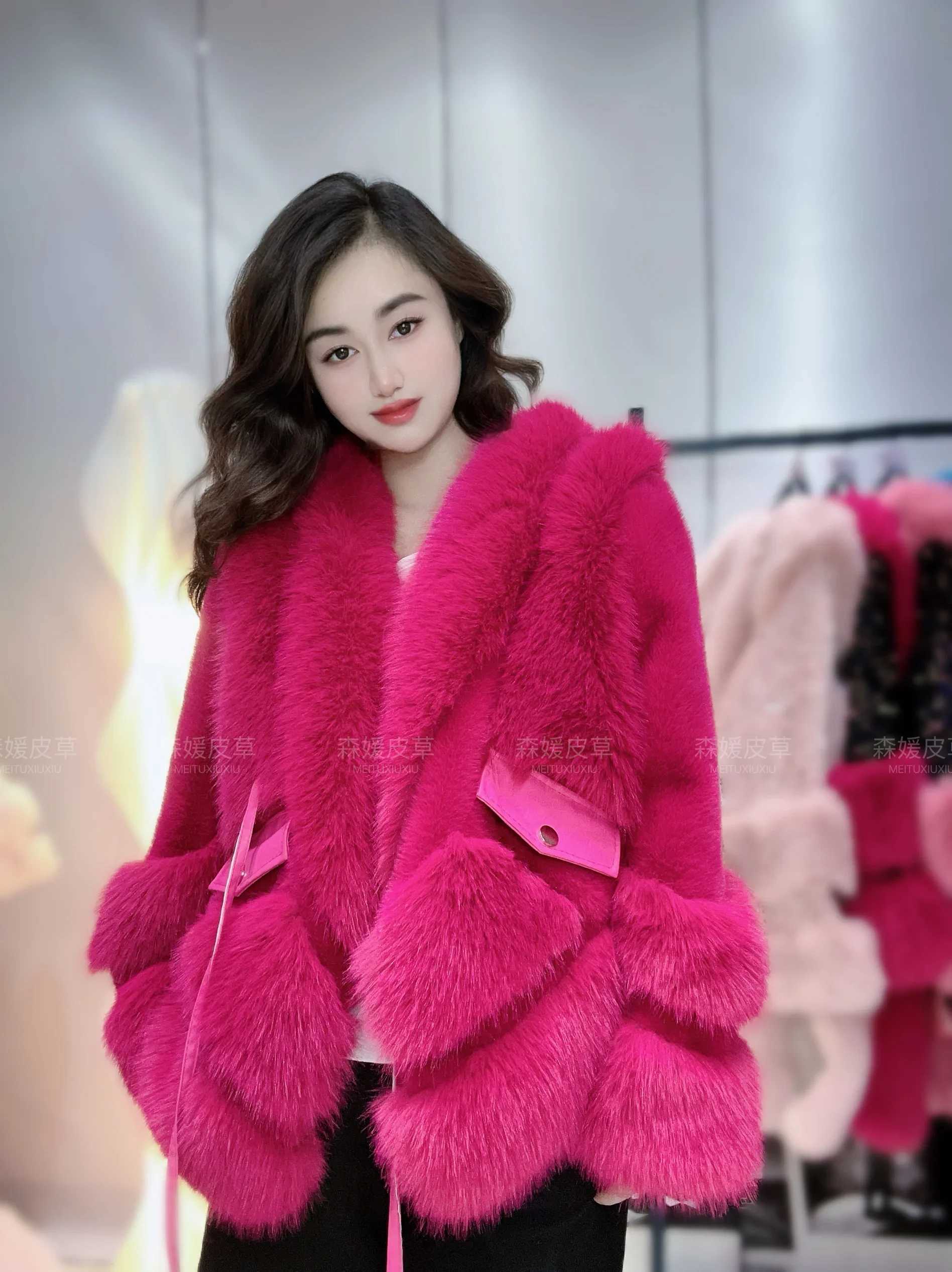 2024 New Winter Womens Black Imitation Fur Splicing Fur Coat Versatile Swt Warm Fur Jacket Short Hairy Coats Casaco X241214