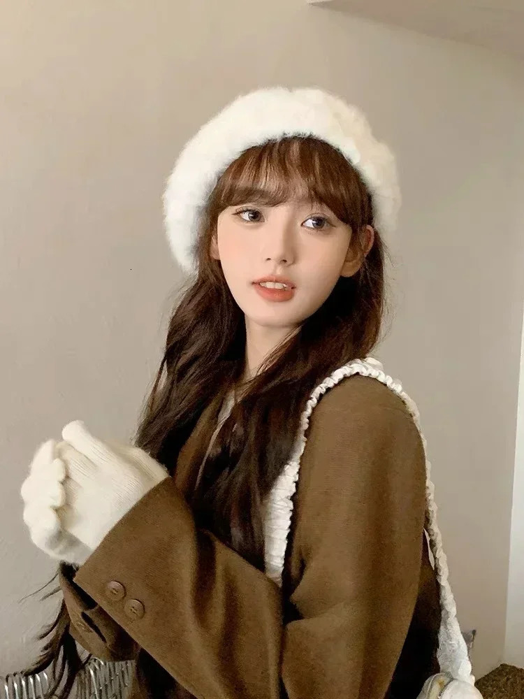 Womens Winter Beret Simple Solid Color Comfortable Plush Korean Girl Shopping Hat 241210