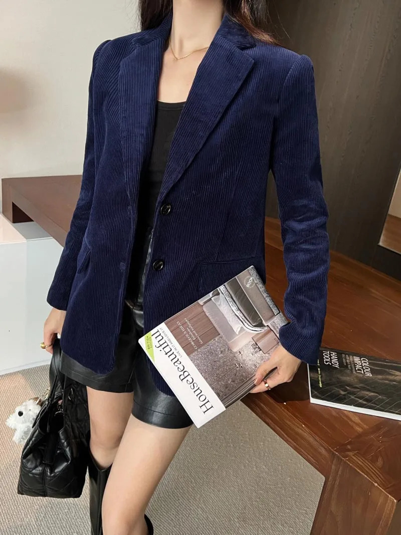 AutumnWinter Womens Suit Fashion and Exquisite College Wind Light Core Velvet Elegant Single breasted Coat 241209