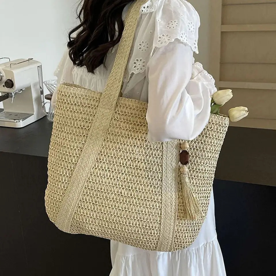 Straw Woven Shoulder Bags for Women Summer Beach Handbag with Tassel Female Fashion in Khaki Beige 241203