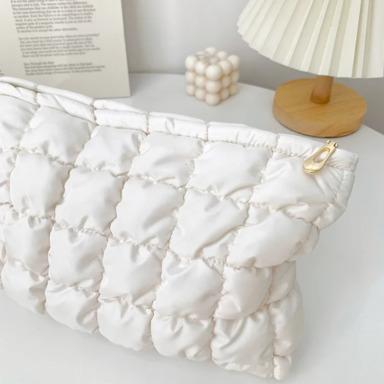 Womens white cotton makeup bag bedding cotton soft makeup bag zipper large makeup bag 241212