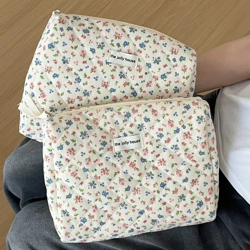 2024 vintage floral womens makeup bag womens cosmetics travel storage bag handbag large capacity bedding cotton handbag 241212