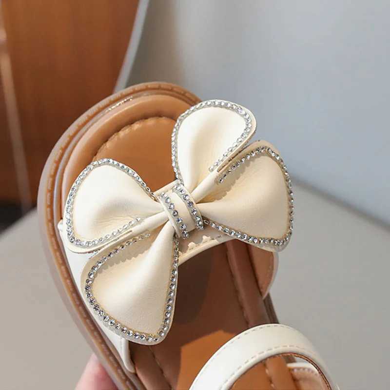 Sandals Top Options Baby Girls Sandals with Butterfly-knot Personalised Princess Summer Wedding Party Shoes Kids Flexible Sandals H02253 H241213