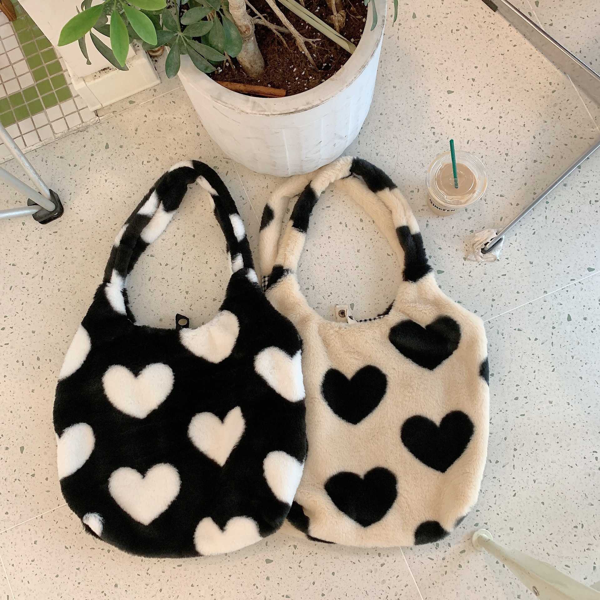 210281 Autumn and Winter New Plush Love Tote Bag Womens One Shoulder Large Capacity Tank Top Bag Korean Fashion