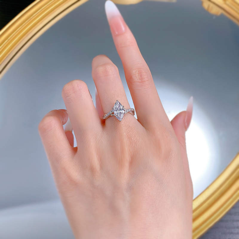 Choucong Brand New Wedding Rings Luxury Jewelry Handmade Genuine 100% S925 Sterling Silver Marquise Cut White Moissanite Diamond Elegant Women Engagem