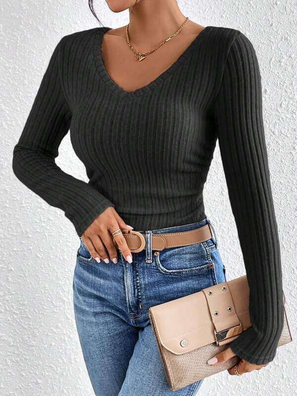 2023 European and American Autumn Fashion Versatile Solid Color V-neck Side Folded Long Sleeve Pit Strip Matte T-shirt for Women