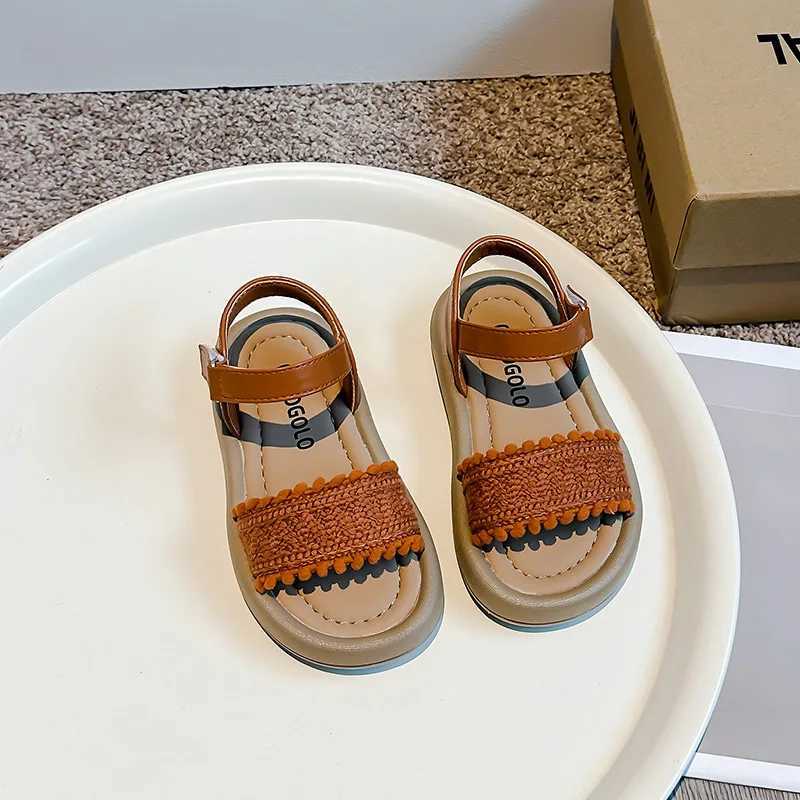 Sandals Chic Crochet Shoes Kids Girl Platform Sandals Cute Pompom Baby Sandals for Girls New Arrival Fashion Children Summer Shoe H05127 H241213