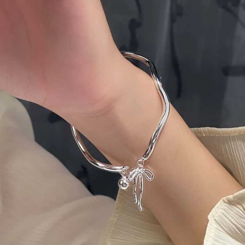 New Tren Silver Color Bowknot Bracelet for Women Cute Romantic Round Ball Adjustable Cuff Bracelet Jewelry Birtay GiftXJ241214