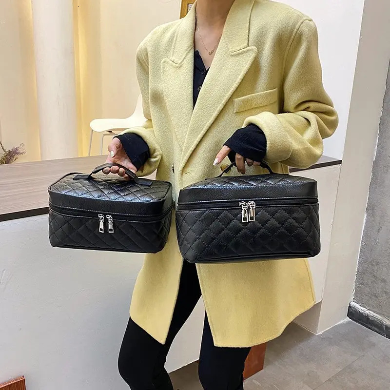 Cosmetics Box Quilted Professional Cosmetics Bag Womens Large Capacity Storage Bag Travel Toilet Makeup Bag 241210