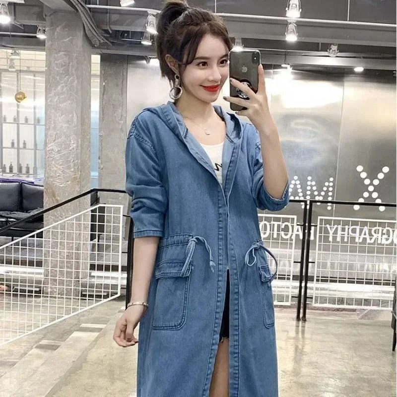 2024 SpringAutumn Hooded Jeans Jacket Womens Long Wind Block Large Denim Casual Top Loose 241211