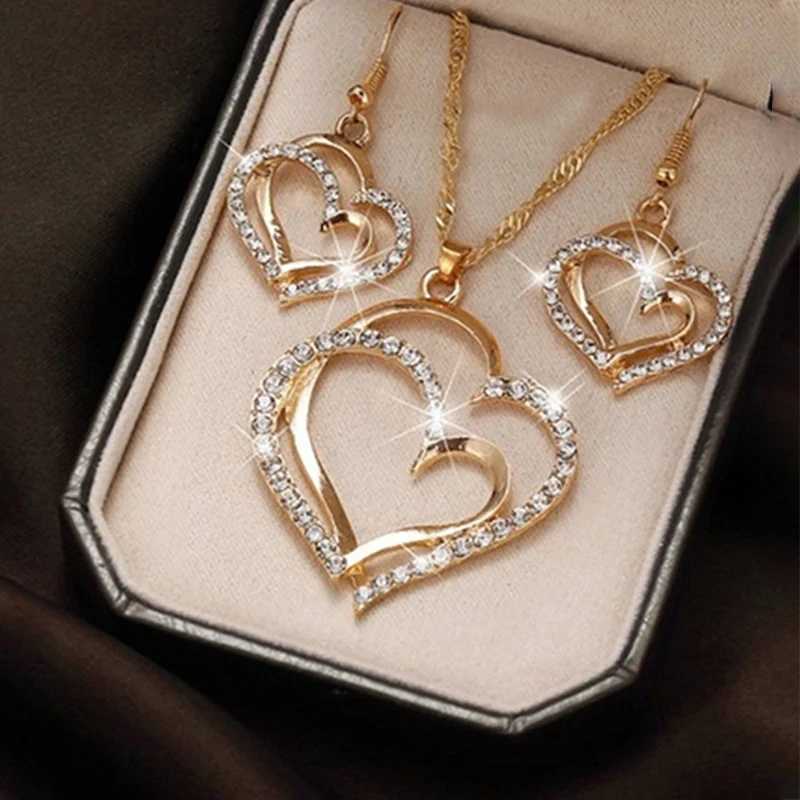 3 Pcs Set Heart Shed Jewelry Set Of Earrings Pendant Necklace For Women Exquisite Fashion Rhinestone Double Heart Jewelry SetXJ241214
