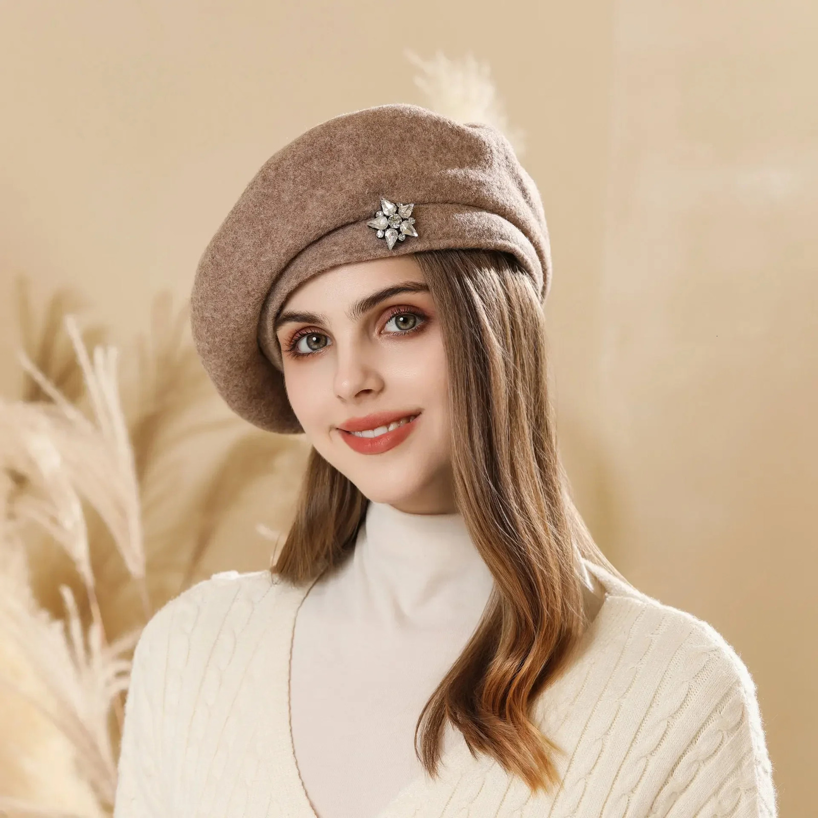 Winter Hats for Women Rhinestone Decor Wool Beret female Soft Warm Black hats Fashion Beanie for Womens 241214