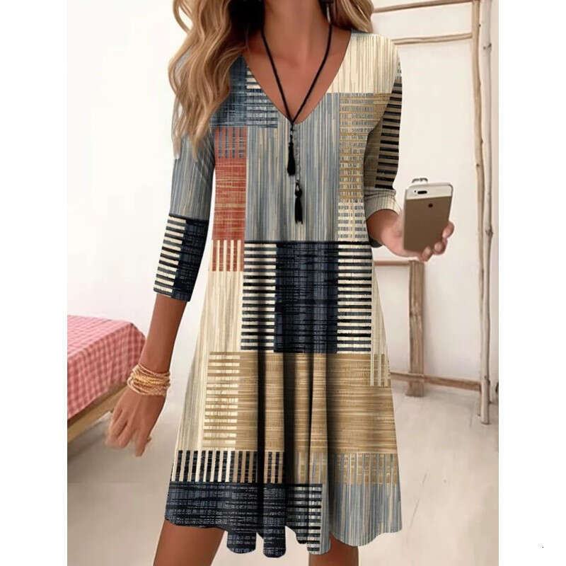 European American autumn and winter V-neck high waisted retro gradient color printed nine quarter sleeve loose dress 2024 temperament versatile new tr
