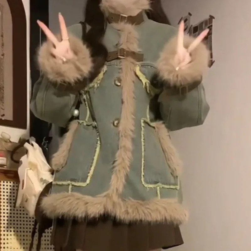 High quality cotton retro style big fur collar denim jacket for women thick and loose denim jacket soft and comfortable autumn and winter 241210