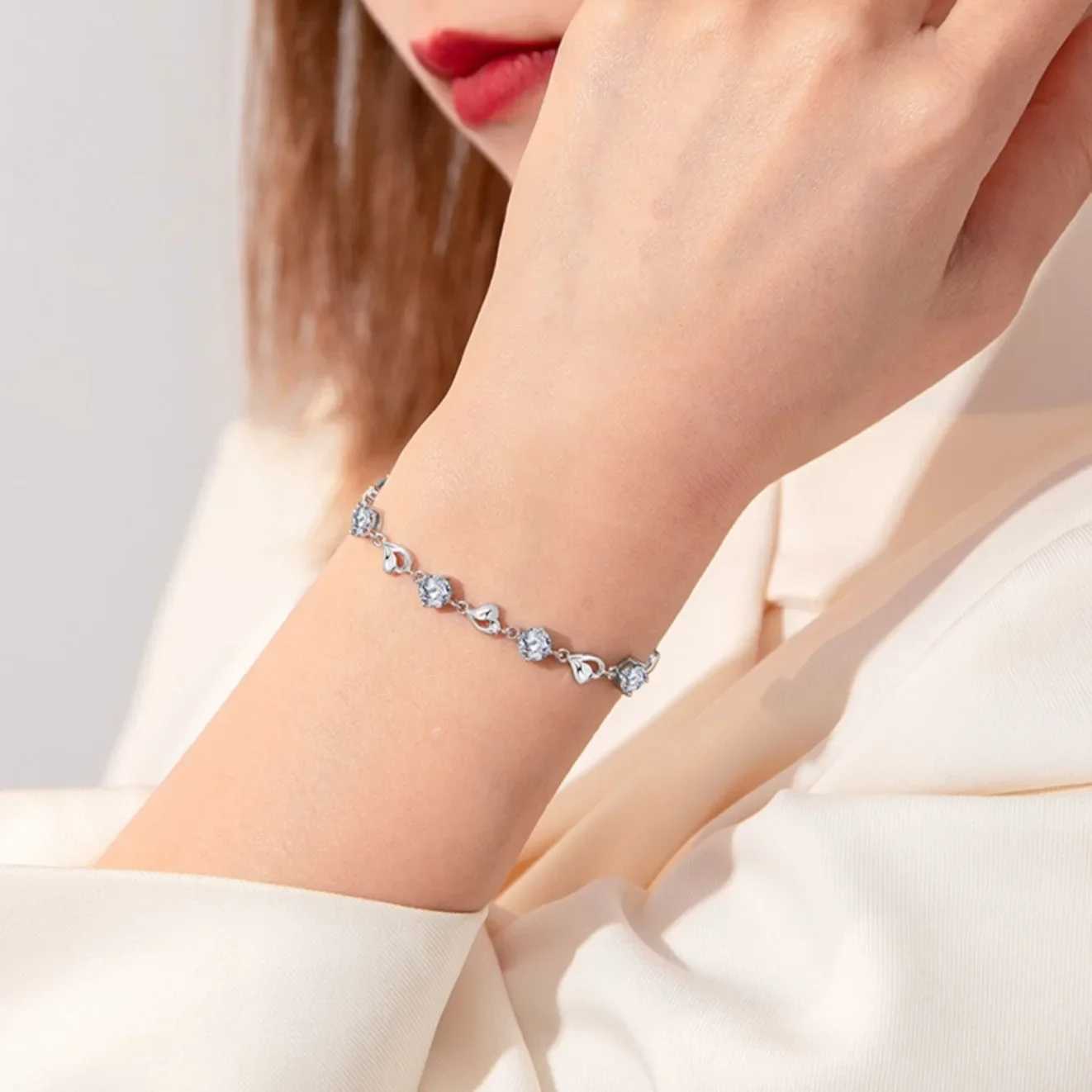 925 Sterling Silver Bracelet For Women Retro Korean Heart Shed Charm Bracelets Original Bling Blue Crystal Jewelry Party GiftsXJ241214