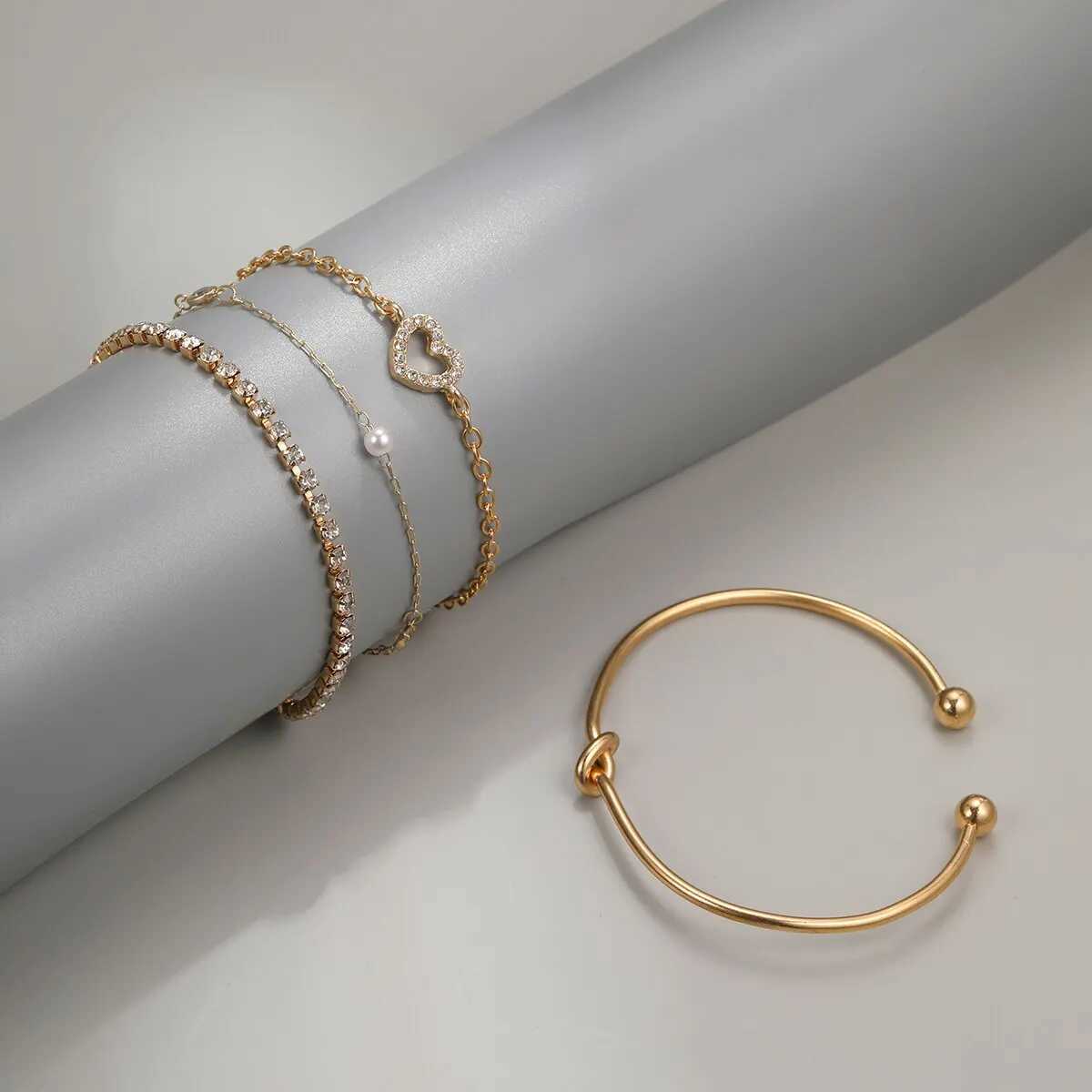 4-piece Set Of Ladies Simple Temperament Fashion Bracelet Set Knotted Zircon Gold-Color BraceletXJ241214