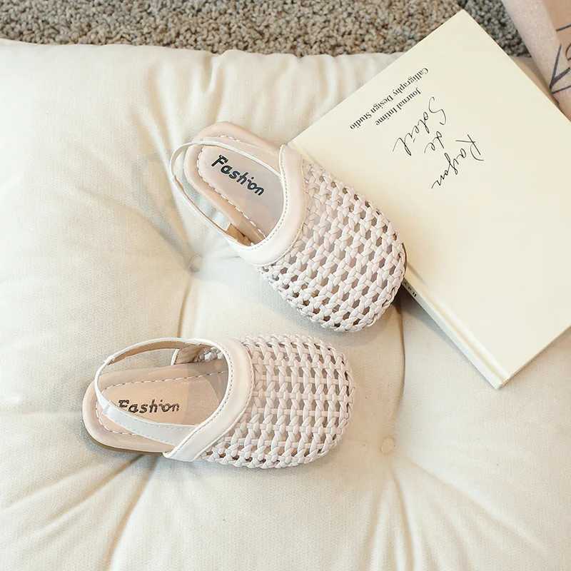 Sandals Children Sandals Hollow Closed Toe Girls Shoes Slides Soft Sole Breathable Princess Beach Sandals Kids Flats Roman Shoes H06156 H241213