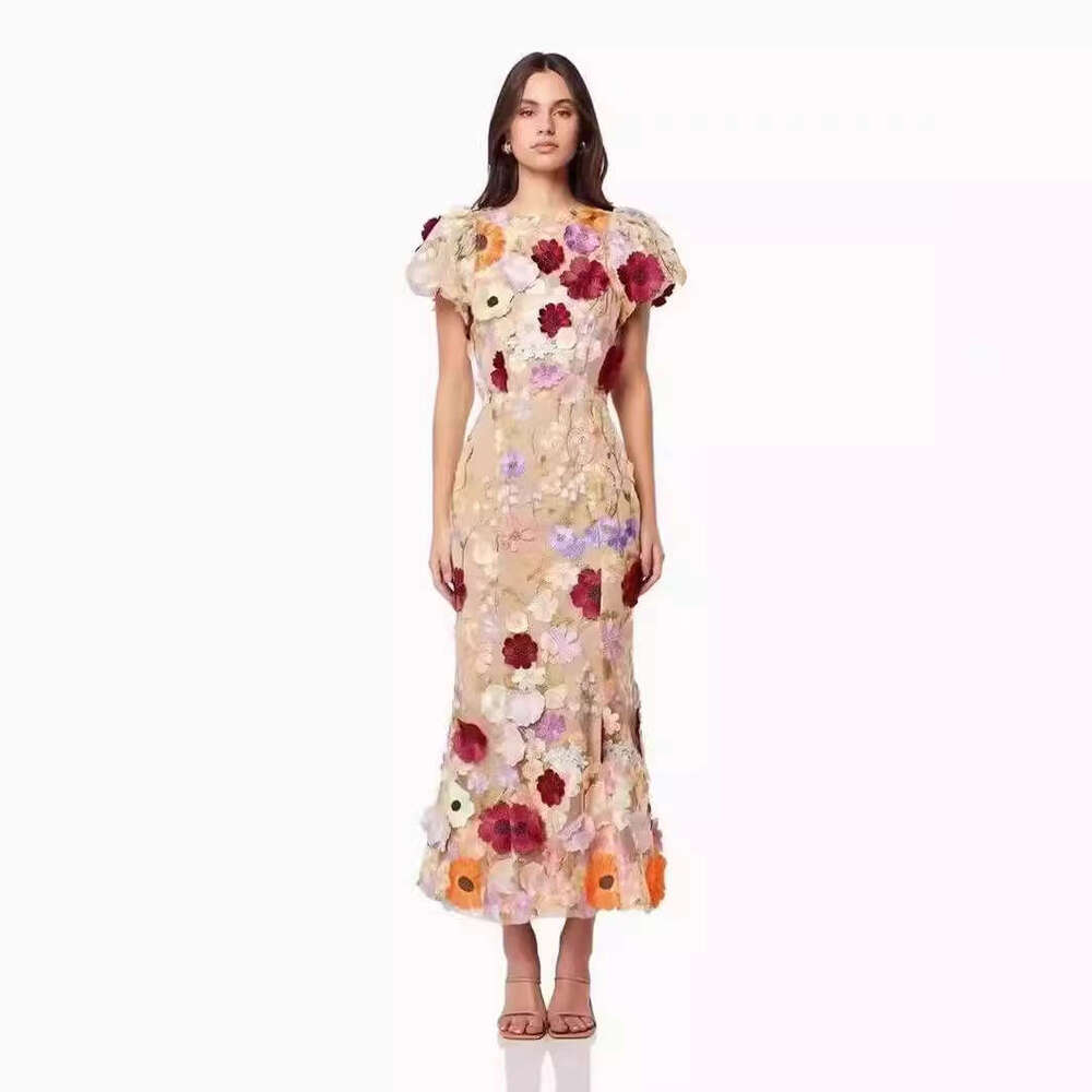 Spring New Light Round Neck Embroidered Three-Dimensional Wer Bubble Sleeve Mid Length Dress With Wrapped Buttocks And Fishtail Skirt