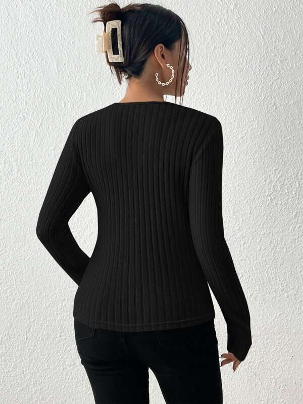 2023 autumn winter new versatile base shirt, European and American V-neck long sleeved striped T-shirt for women