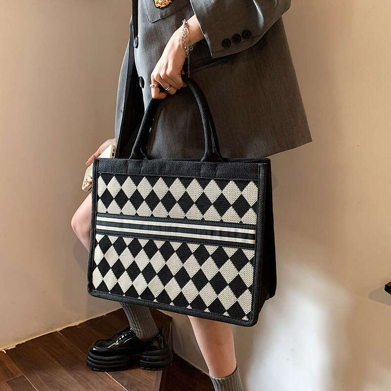 Cross Border Foreign Trade Tote Bag, Women's New Black And White Dia Grid Handbag, Large Capacity Daily Commuting Shoulder Bag