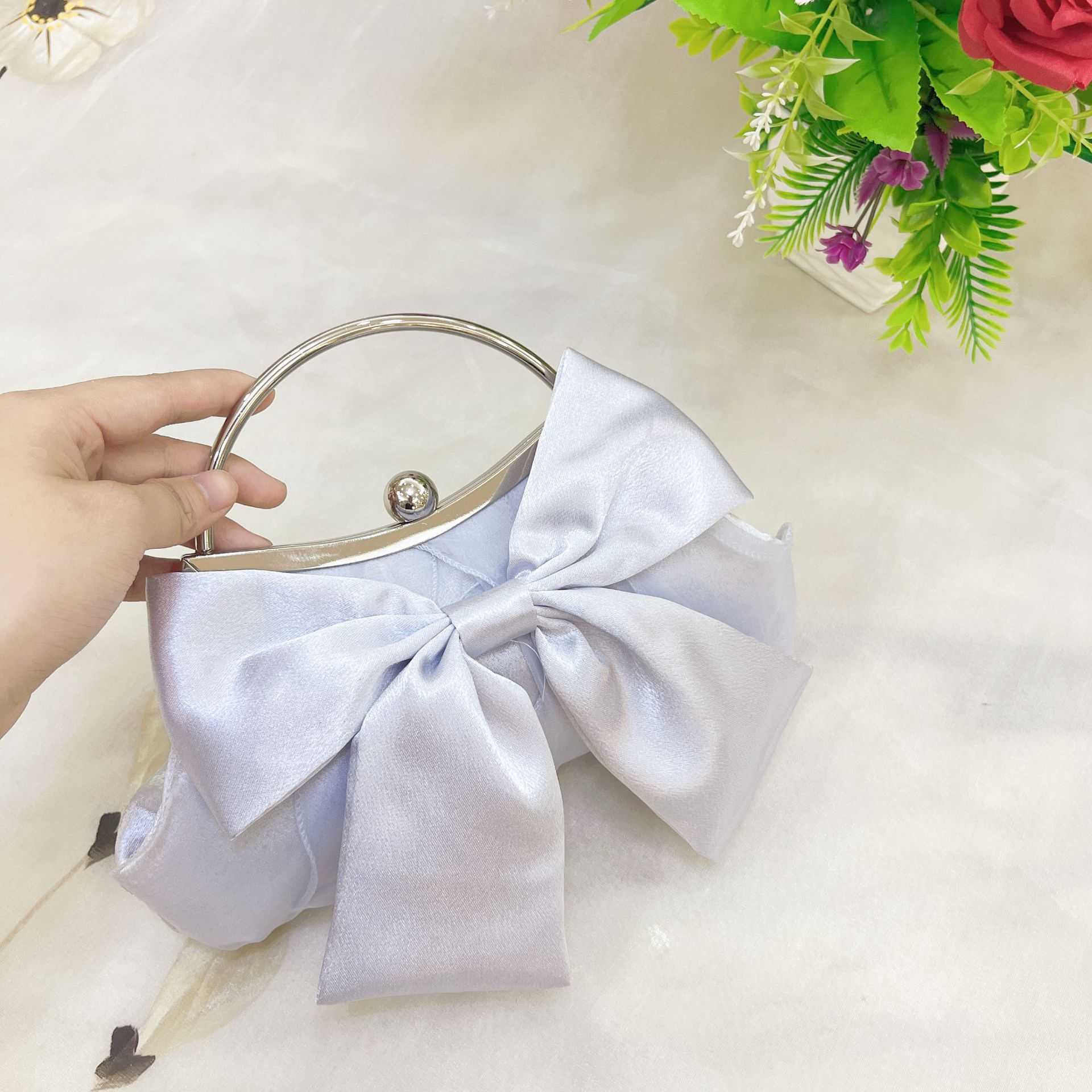 Clutch Bag Bowknot Lolita Bag Pearl Chain Hanfu Bag Cheongsam Handbag Crossbody Fairy Soft Girl Small Bag 240920