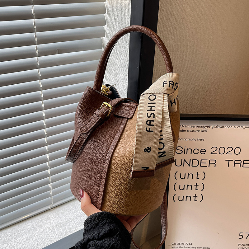Trendy Women's Crossbody Handbag - Simple Stylish Design with Three Color Options: Black, Brown & Green
